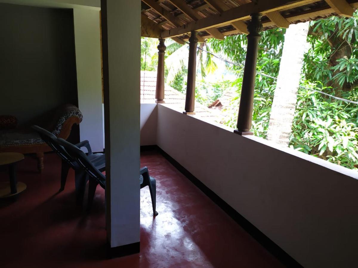 Ambadi'S Villa -Lake View Resort Pallipuram Exteriör bild