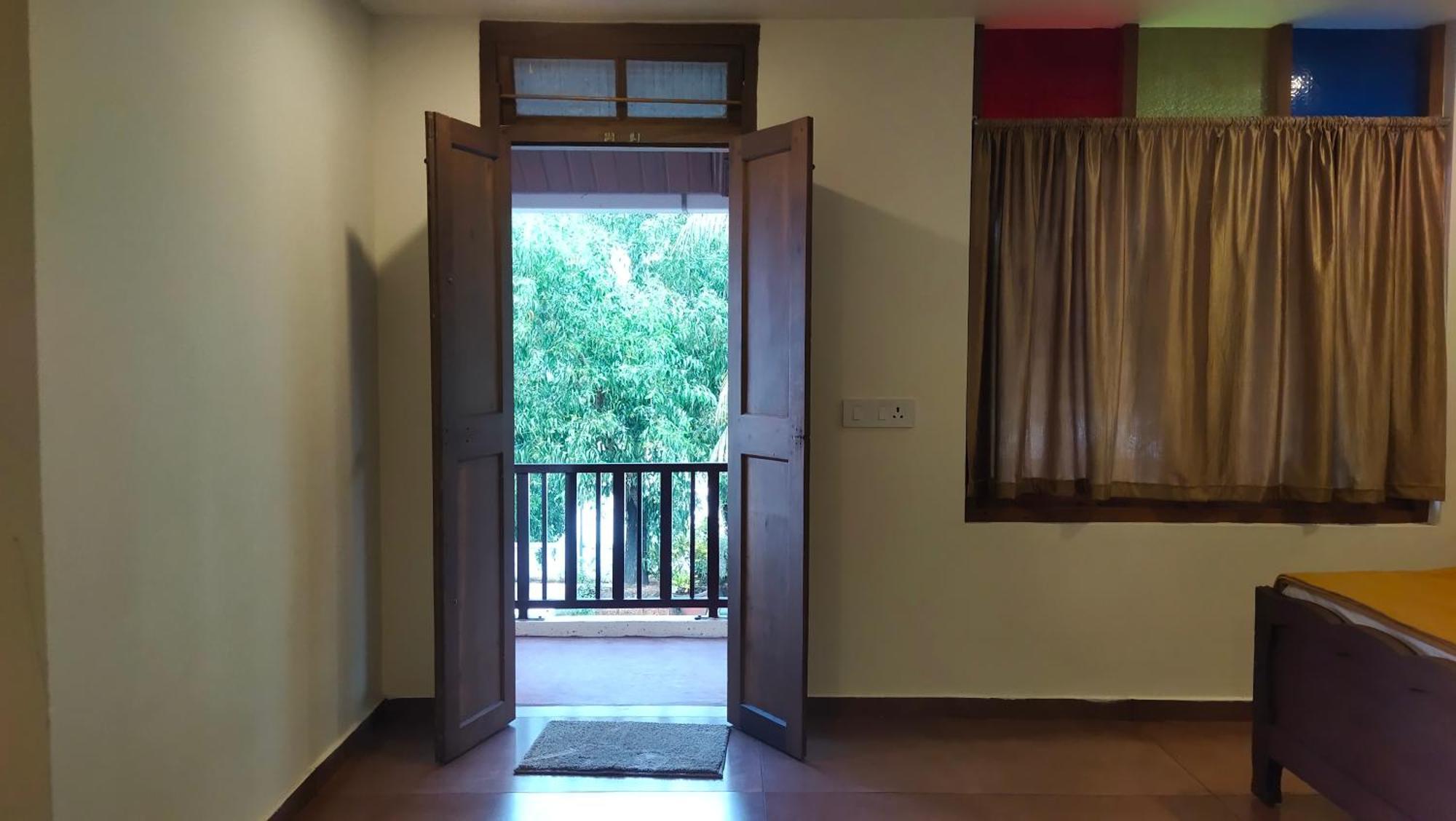 Ambadi'S Villa -Lake View Resort Pallipuram Exteriör bild
