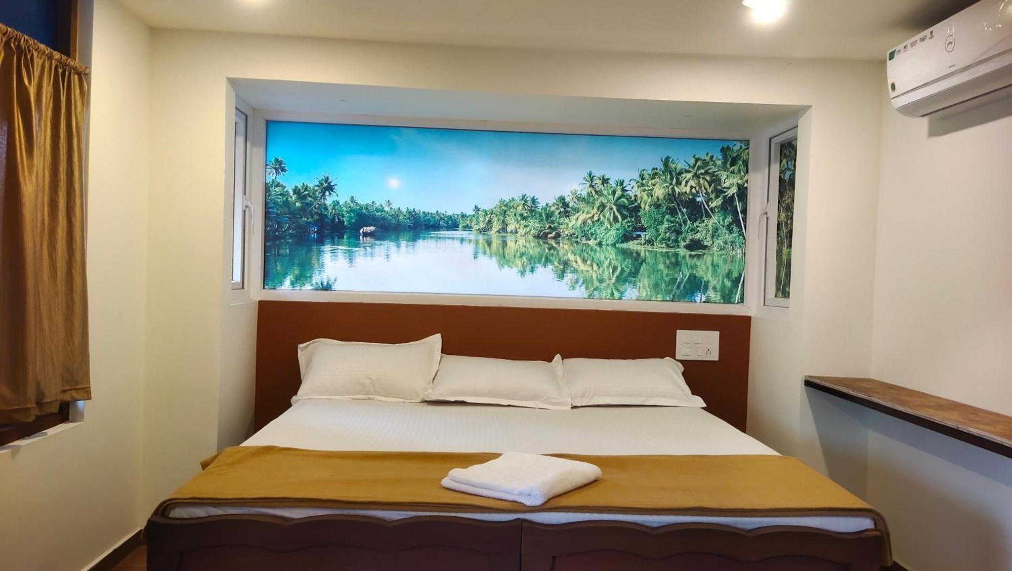 Ambadi'S Villa -Lake View Resort Pallipuram Exteriör bild