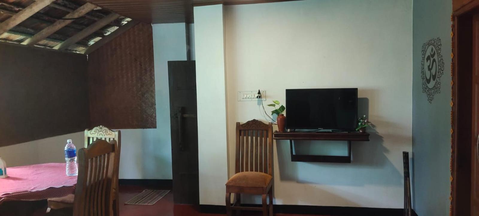 Ambadi'S Villa -Lake View Resort Pallipuram Exteriör bild