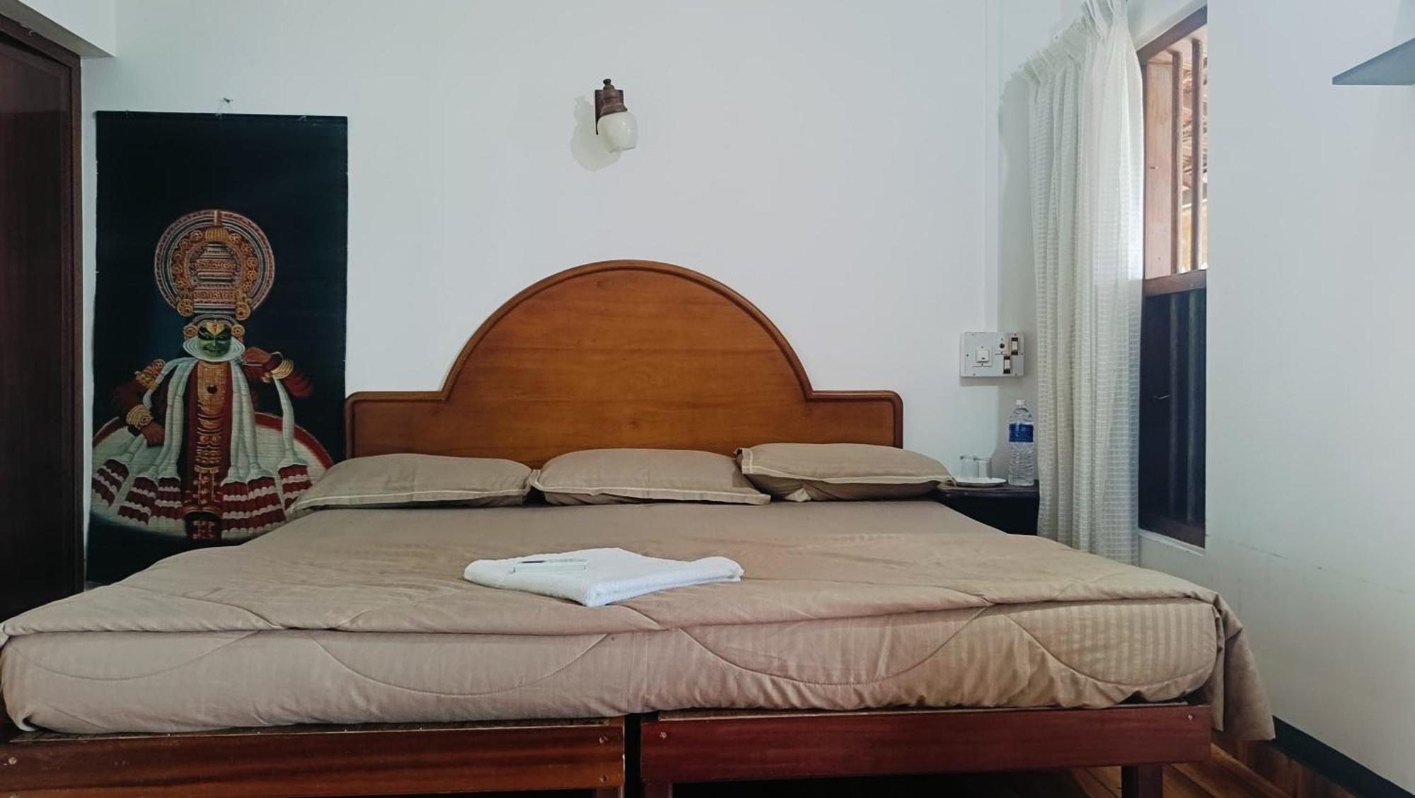 Ambadi'S Villa -Lake View Resort Pallipuram Exteriör bild
