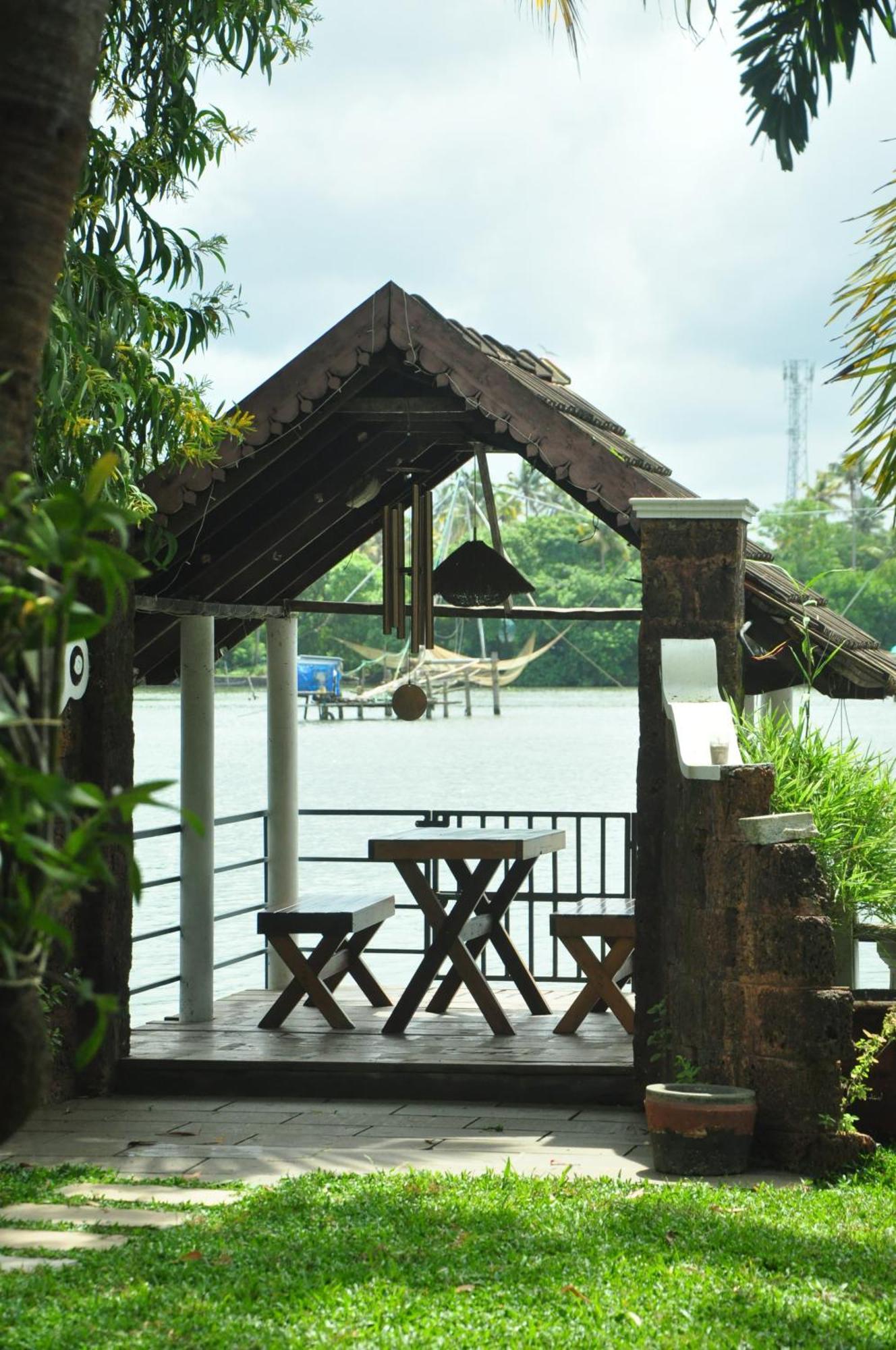 Ambadi'S Villa -Lake View Resort Pallipuram Exteriör bild